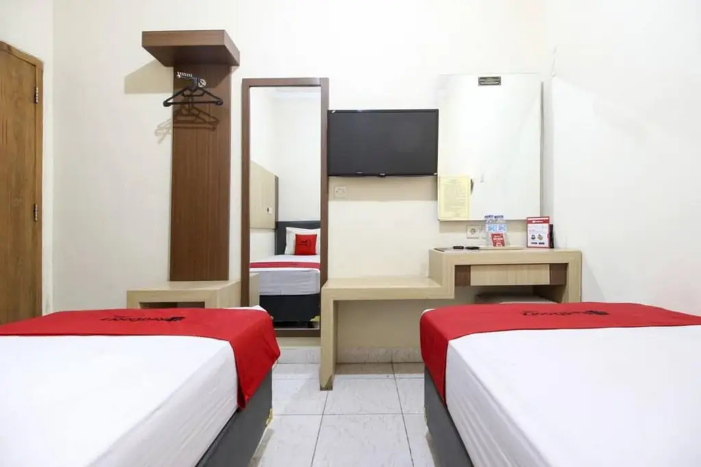 Джокьякарта: RedDoorz Plus near Stadion Mandala Krida