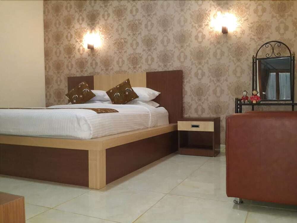 Кебумен: Teloe LODGE