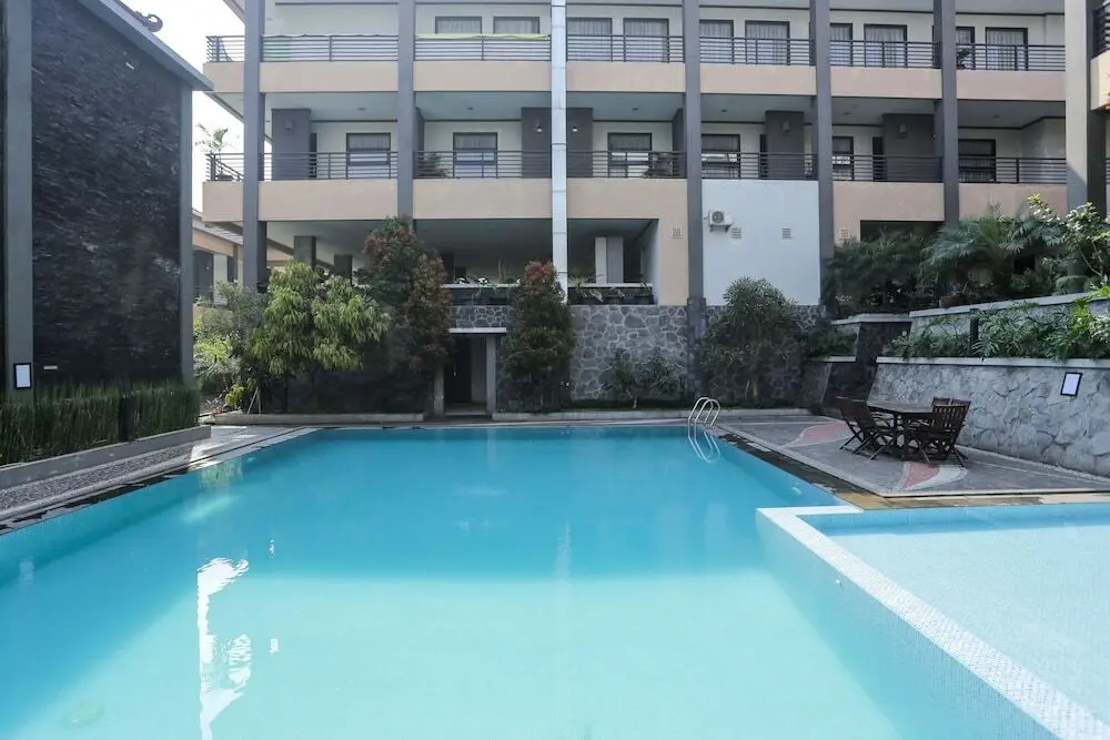 Лембанг: RedDoorz Plus near Farmhouse Lembang
