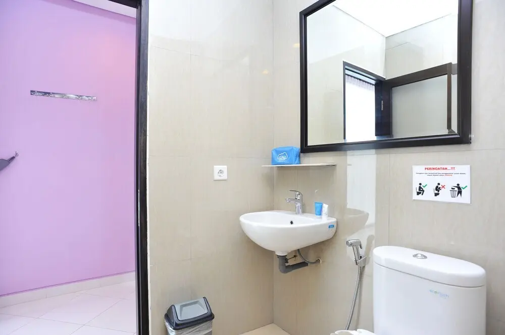 Падангсамбиан: Airy Denpasar Barat Pura Demak 8 Bali
