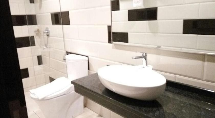 Горонтало: Millinov Boutique Hotel