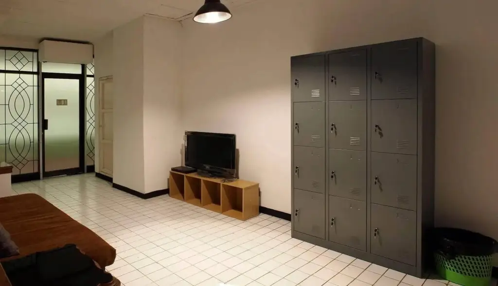 Сурабая: The Hostel - Adults Only