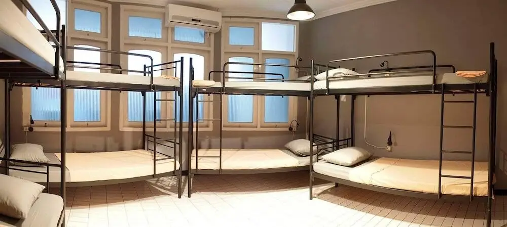 Сурабая: The Hostel - Adults Only
