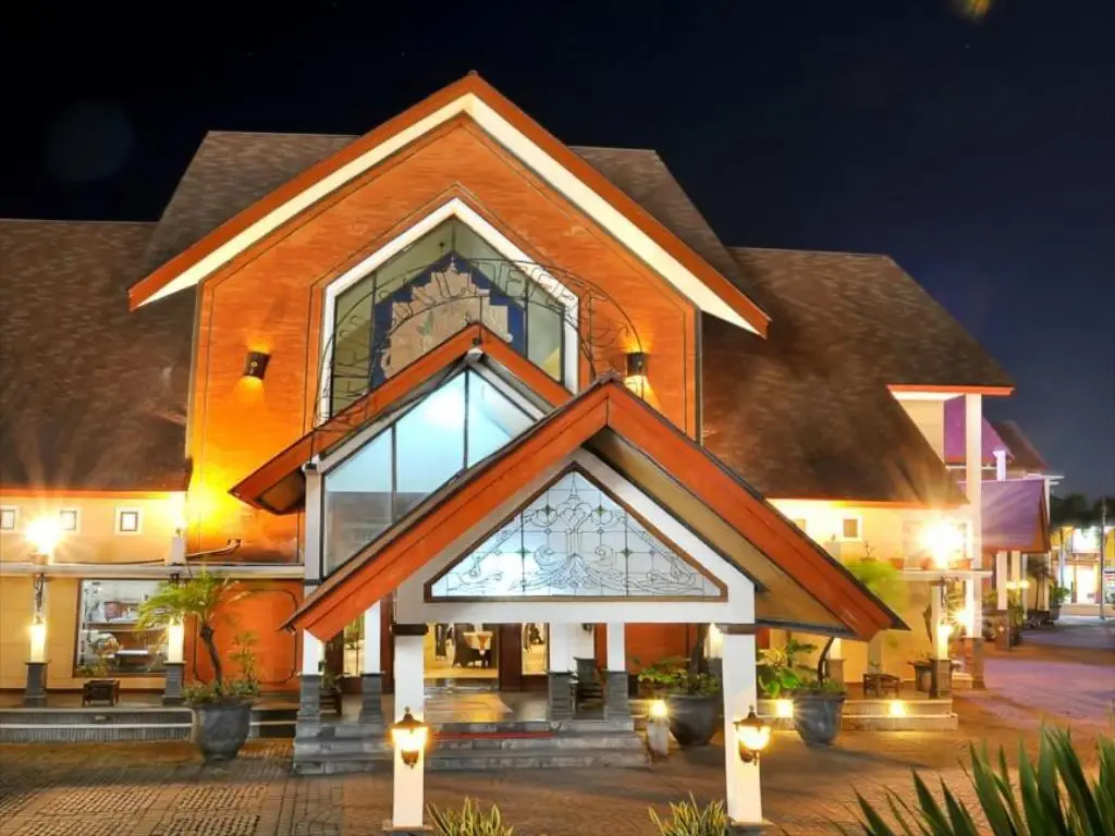 Чиребон: Tryas Hotel