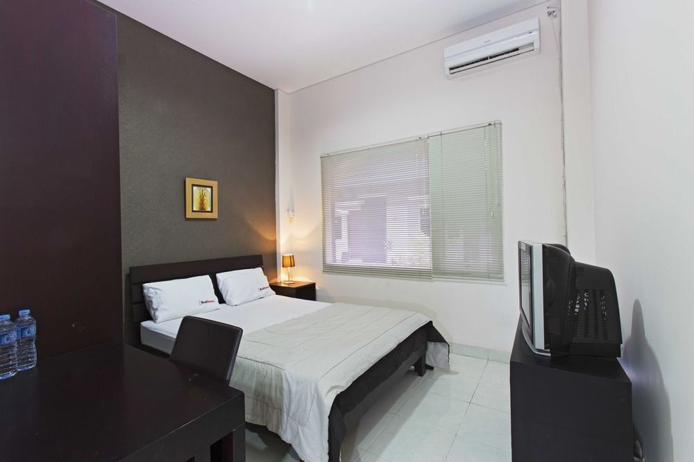 Джакарта: RedDoorz @ Kemang Timur
