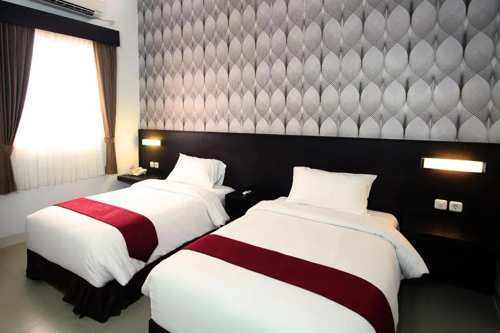 Grand Hotel Sampit — фото 1
