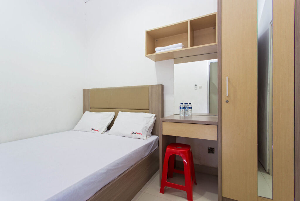 Джакарта: RedDoorz @ Kebon Kacang