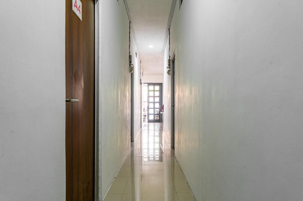 Джакарта: RedDoorz @ Kebon Kacang