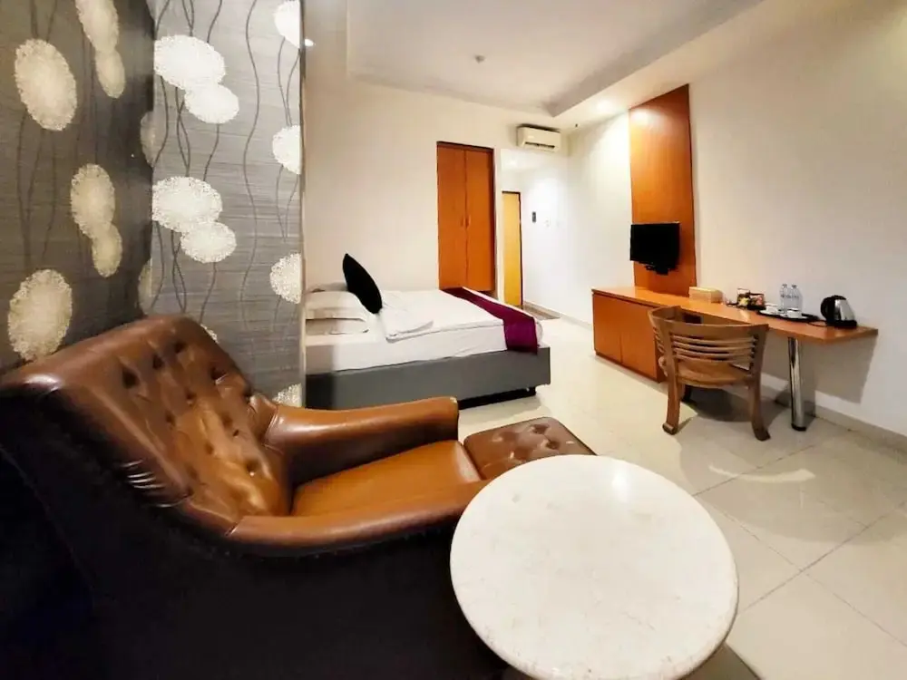 Южный Тангеранг: RedDoorz @ Alam Sutera