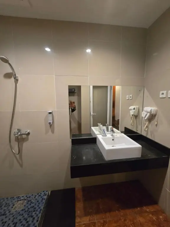 Южный Тангеранг: RedDoorz @ Alam Sutera