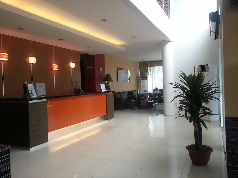 Южный Тангеранг: Hotel Fiducia Serpong