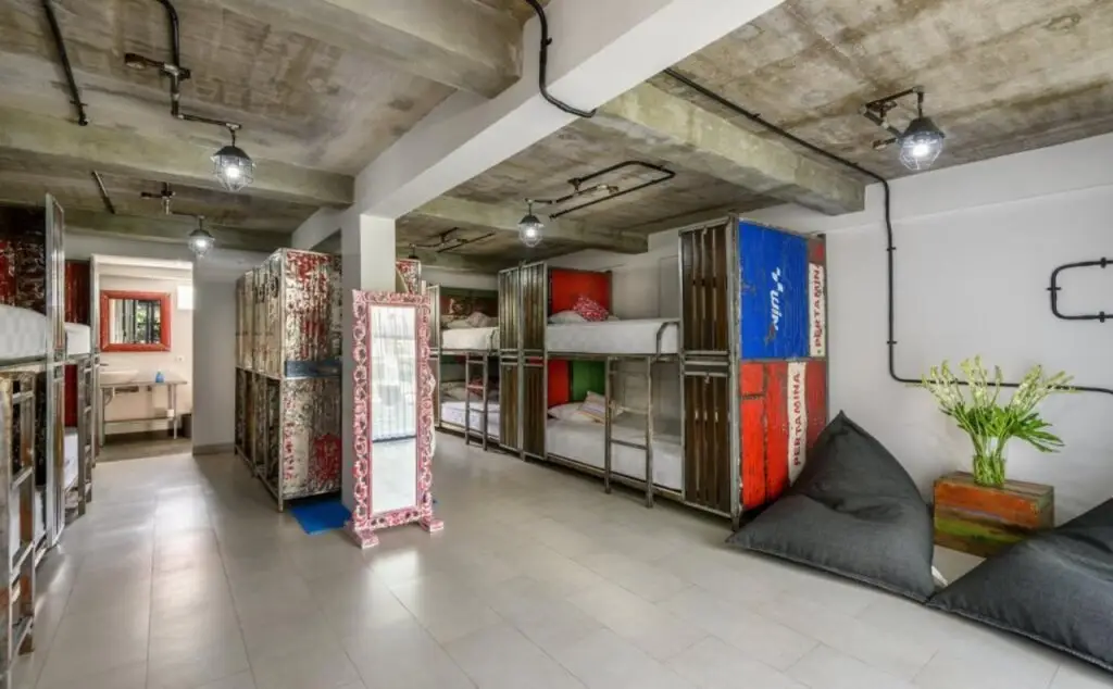 Чангу: Base Guesthouse and Hostel