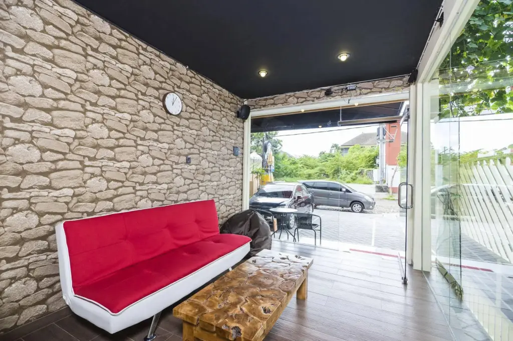 Падангсамбиан: Kara Residence by RedDoorz