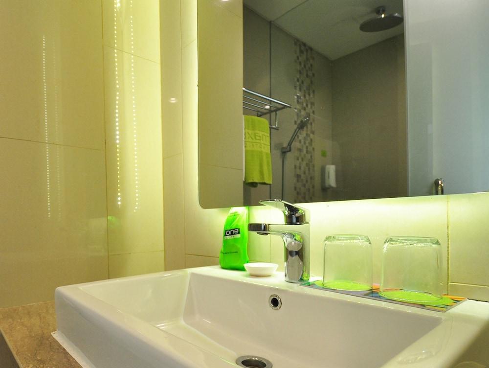 Джакарта: MaxoneHotel at Kramat