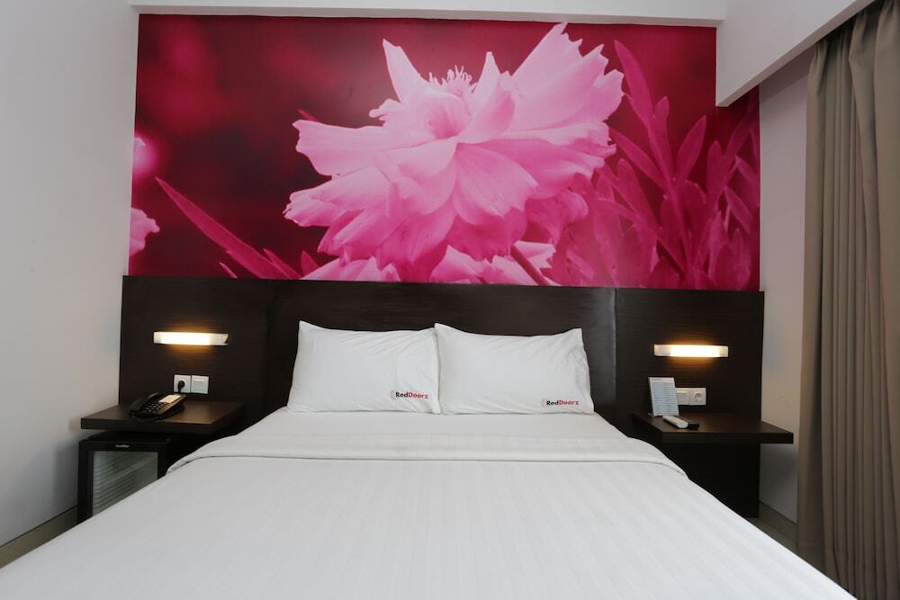 Кута: RedDoorz Plus near Mall Bali Galeria