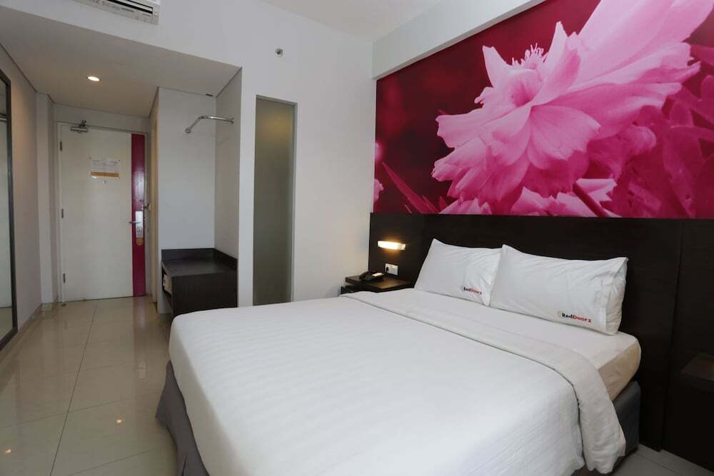 Кута: RedDoorz Plus near Mall Bali Galeria