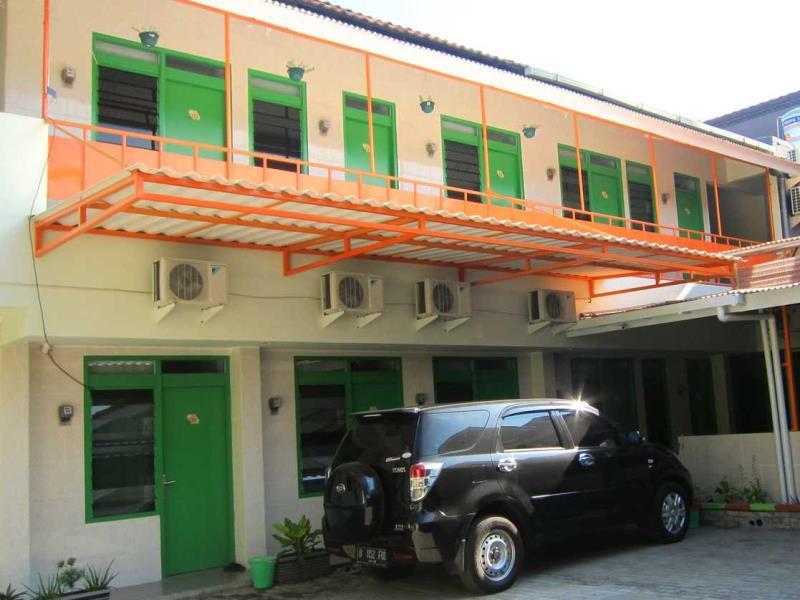 Сурабая: Papaya Inn Home