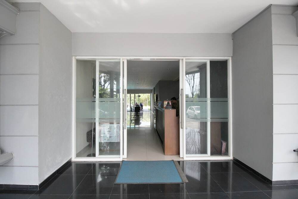 Семаранг: Airy Candisari Sisingamangaraja 4 Semarang