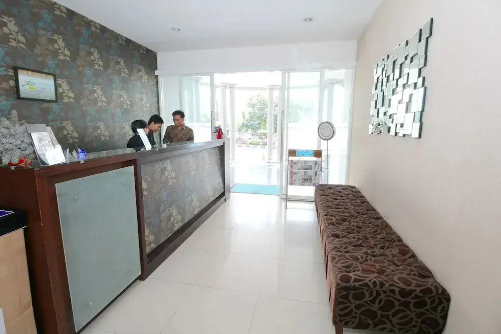 Семаранг: Airy Candisari Sisingamangaraja 4 Semarang