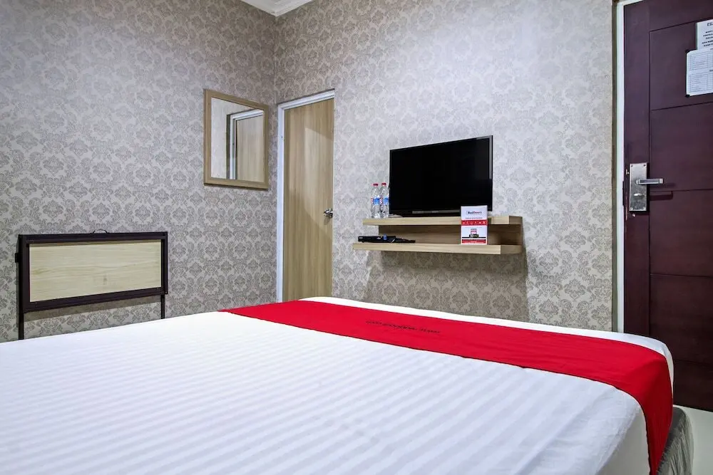 Чикаранг: RedDoorz Plus near Lippo Cikarang Mall