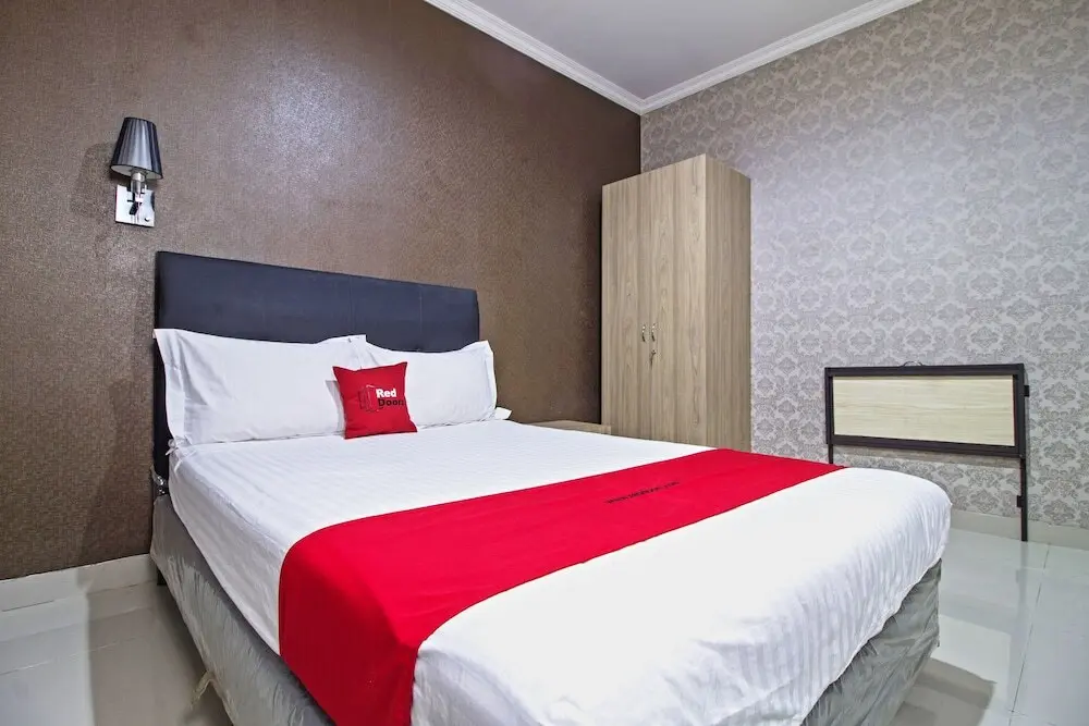 Чикаранг: RedDoorz Plus near Lippo Cikarang Mall