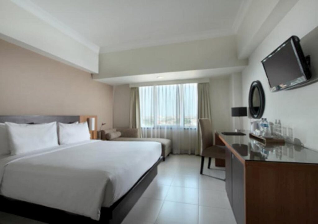 Сурабая: Hotel Santika Pandegiling Surabaya
