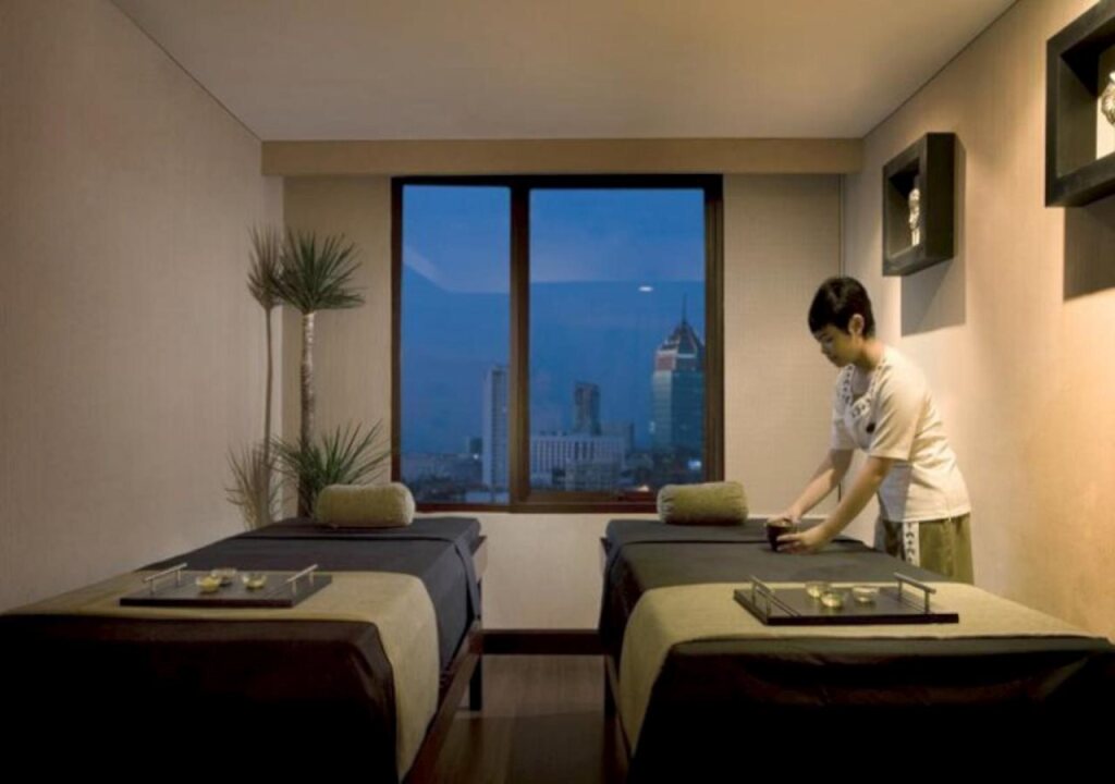 Сурабая: Hotel Santika Pandegiling Surabaya