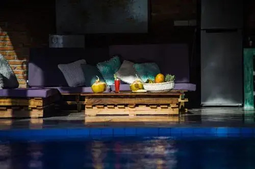 Jerowaru: FabuLou's Place