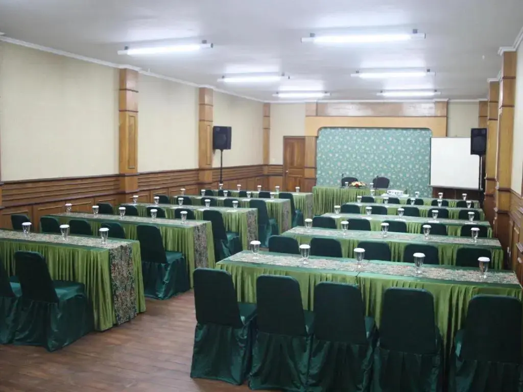 Бандунг: Airy Batununggal Soekarno Hatta 464 Bandung