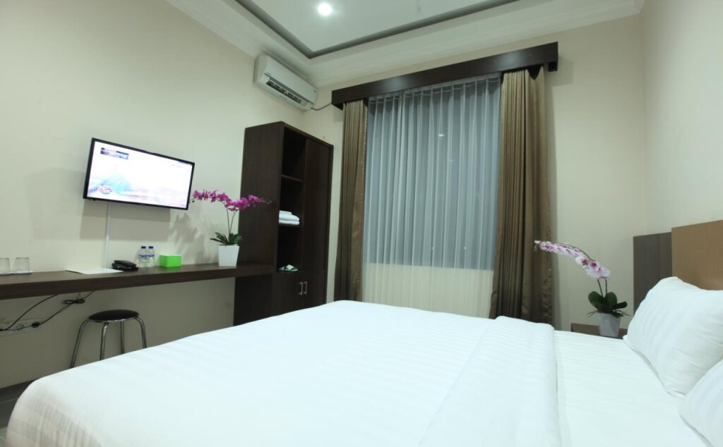 Таракан: Grand Citra Hotel