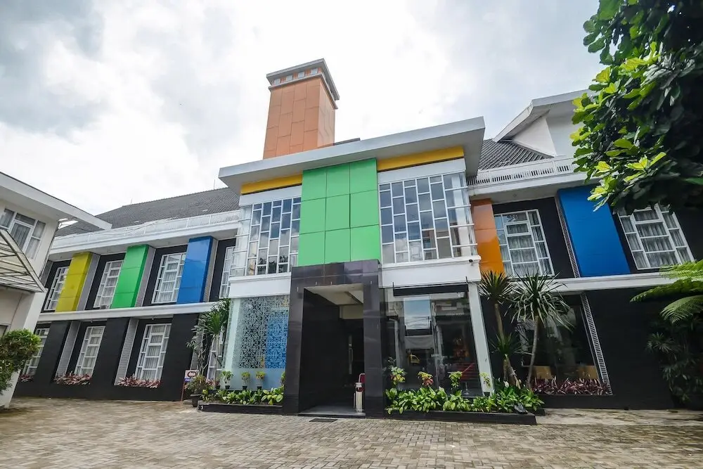Airy Regol Dewi Sartika 108 A Bandung — фото 1