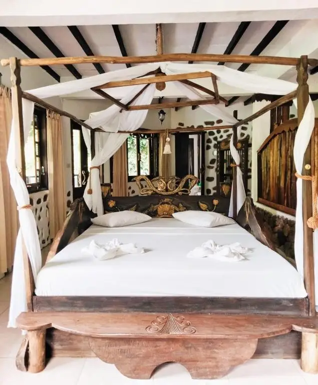 Букит Лаванг: Jungle Inn