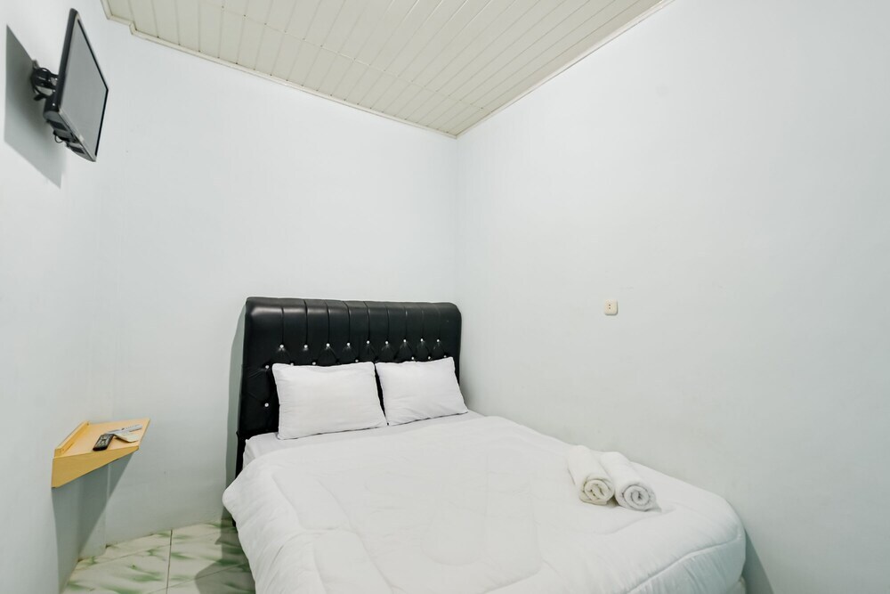 Медан: Vandolia Guest House RedPartner