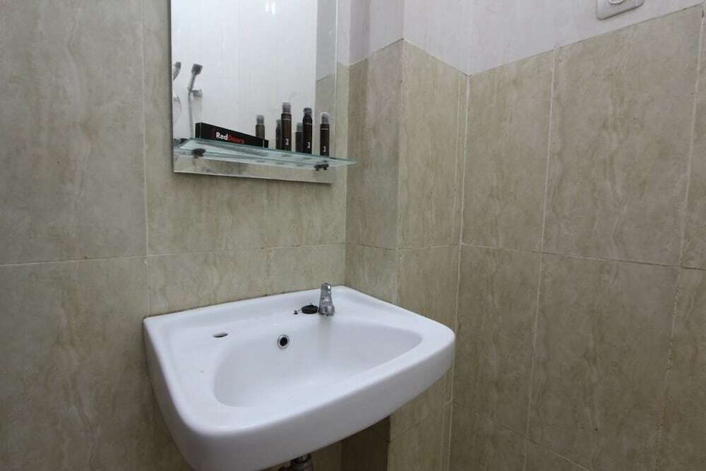 Депок: RedDoorz @ Jakal Bawah