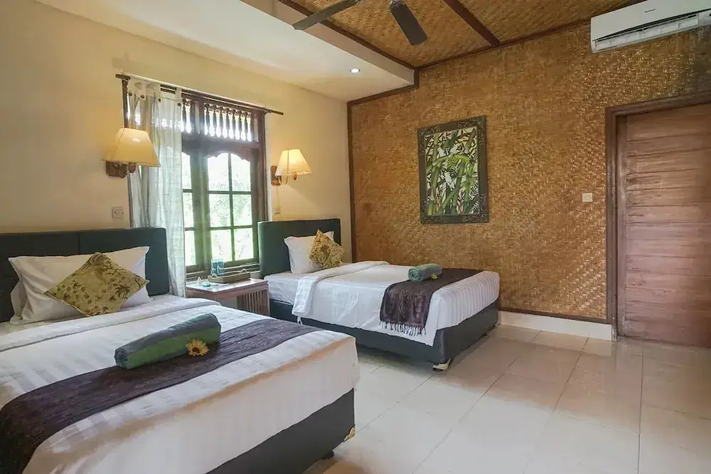 Убуд: Ubud City Hotel