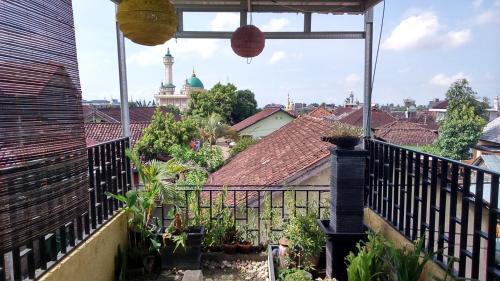 Jerowaru: Green House Lombok