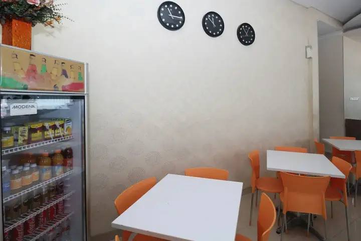 Макассар: Airy Panakkukang Boulevard Ruko Cempaka 27 Makassar