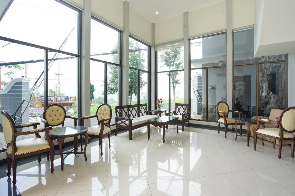 Травас: Avila Ketapan Rame Hotel