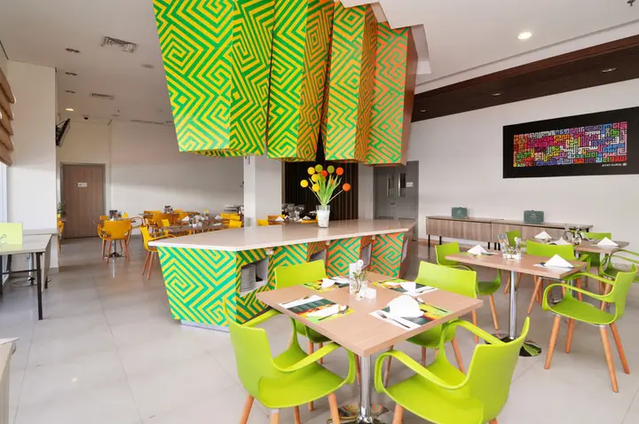 Макассар: Airy Ratu Indah Mappanyukki Makassar