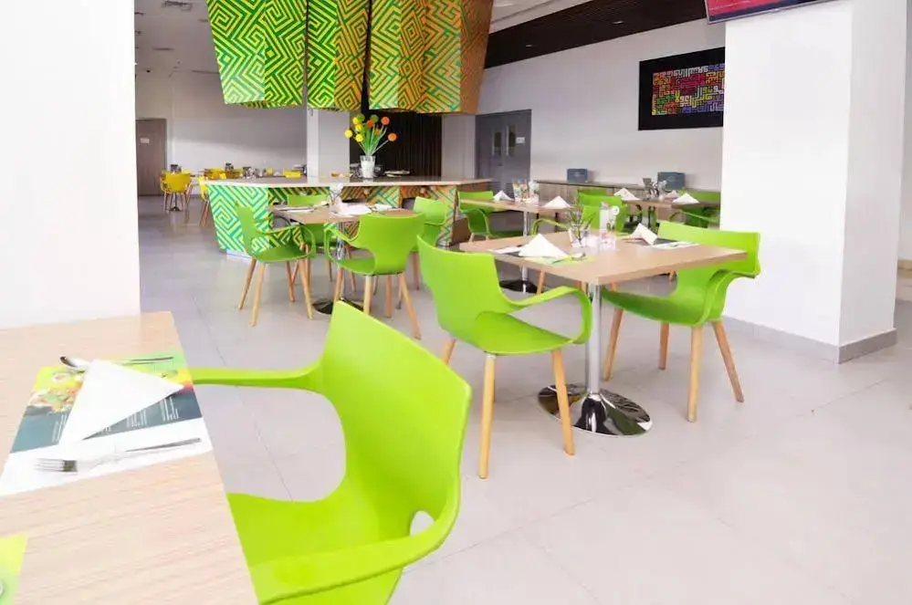 Макассар: Airy Ratu Indah Mappanyukki Makassar