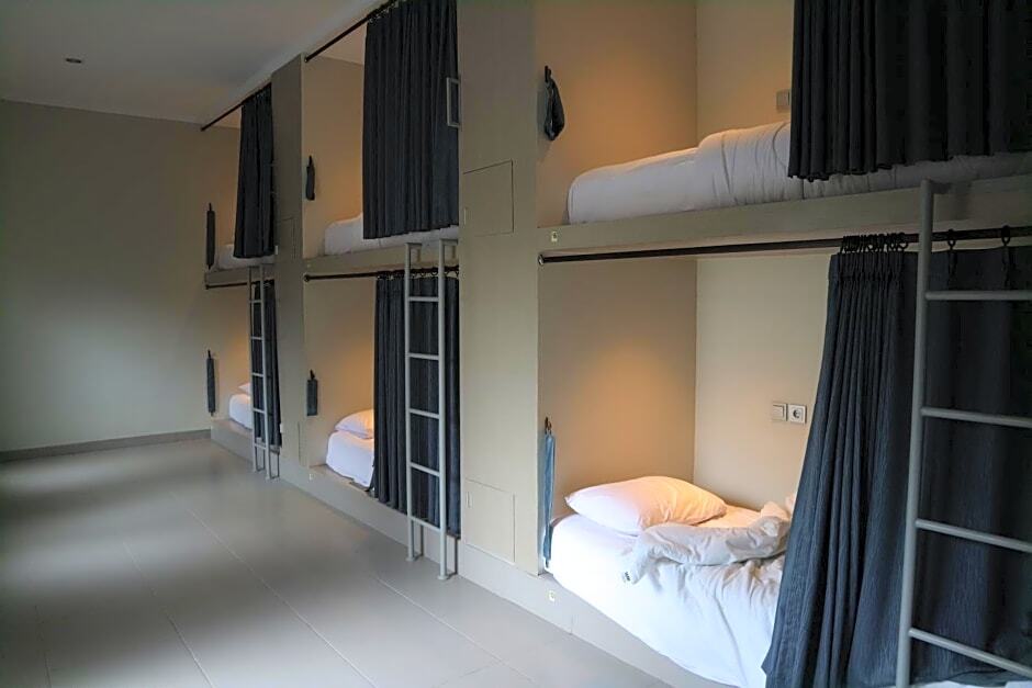 Унгасан: Home-Bience Hostel