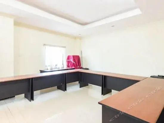 Кендари: 艾里肯达里本德苏托优 63 号酒店(Airy Bende Sutoyo 63 Kendari)