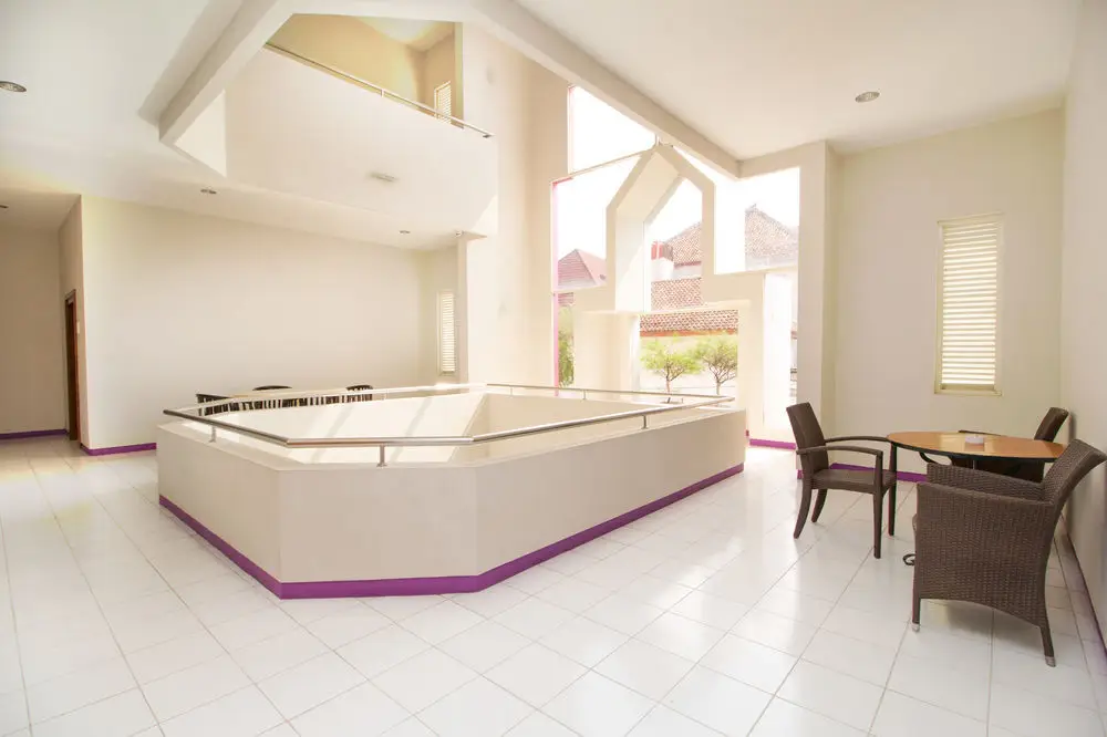 Суракарта: Airy Stasiun Balapan Natuna 4 Solo