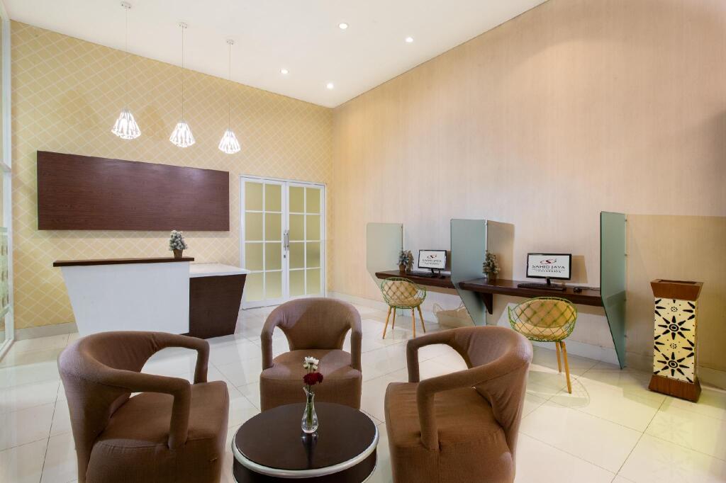 Депок: Sahid Raya Hotel & Convention