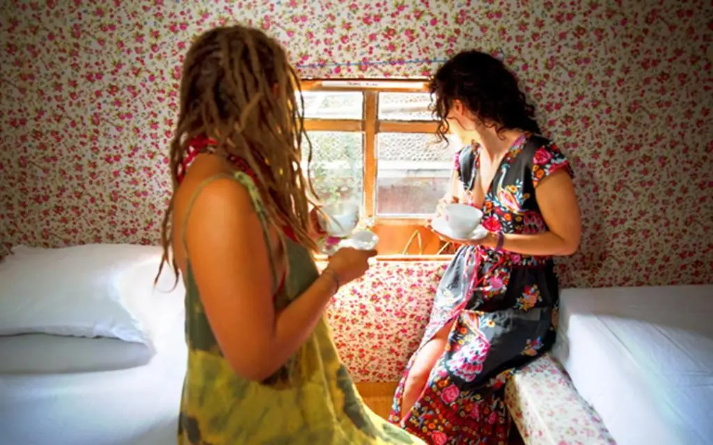 Гили-Мено: The Rabbit Tree - Hostel