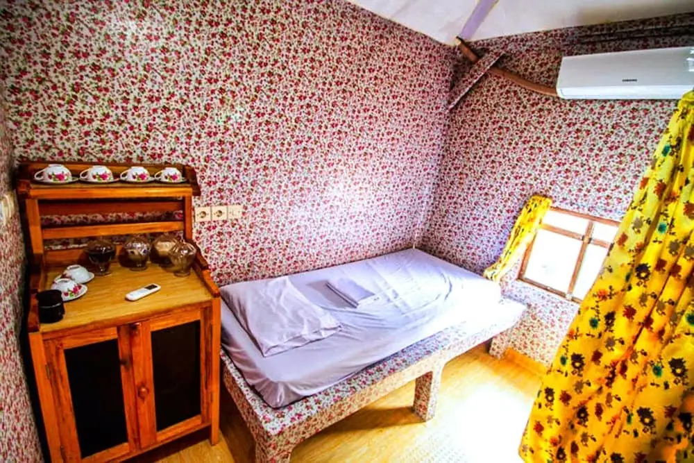 Гили-Мено: The Rabbit Tree - Hostel