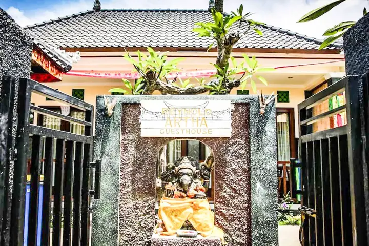 Лембонган-Айленд: Reynold Artha Guest House