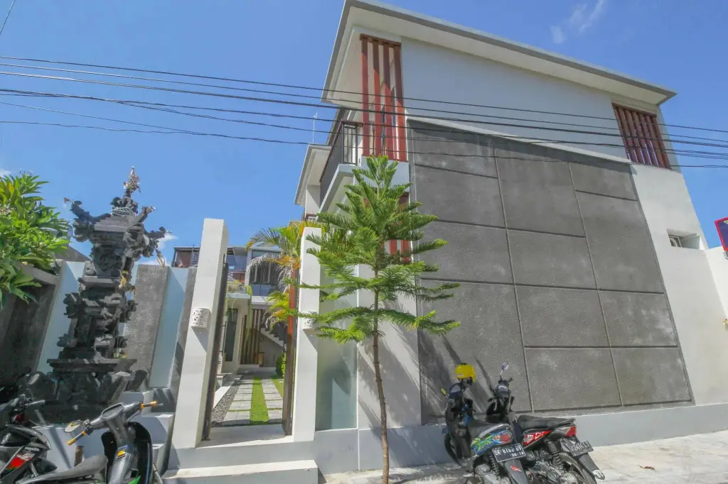 Кута: 艾里巴厘岛水明漾库提一段甘皮桑库塔酒店(Airy Seminyak Kunthi Satu Gang Pisang Kuta Bali)