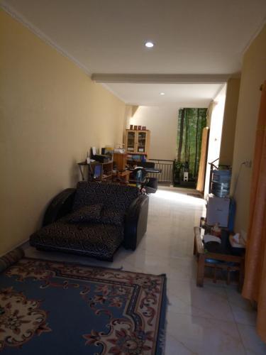 Тангеранг: Home Sweet Home