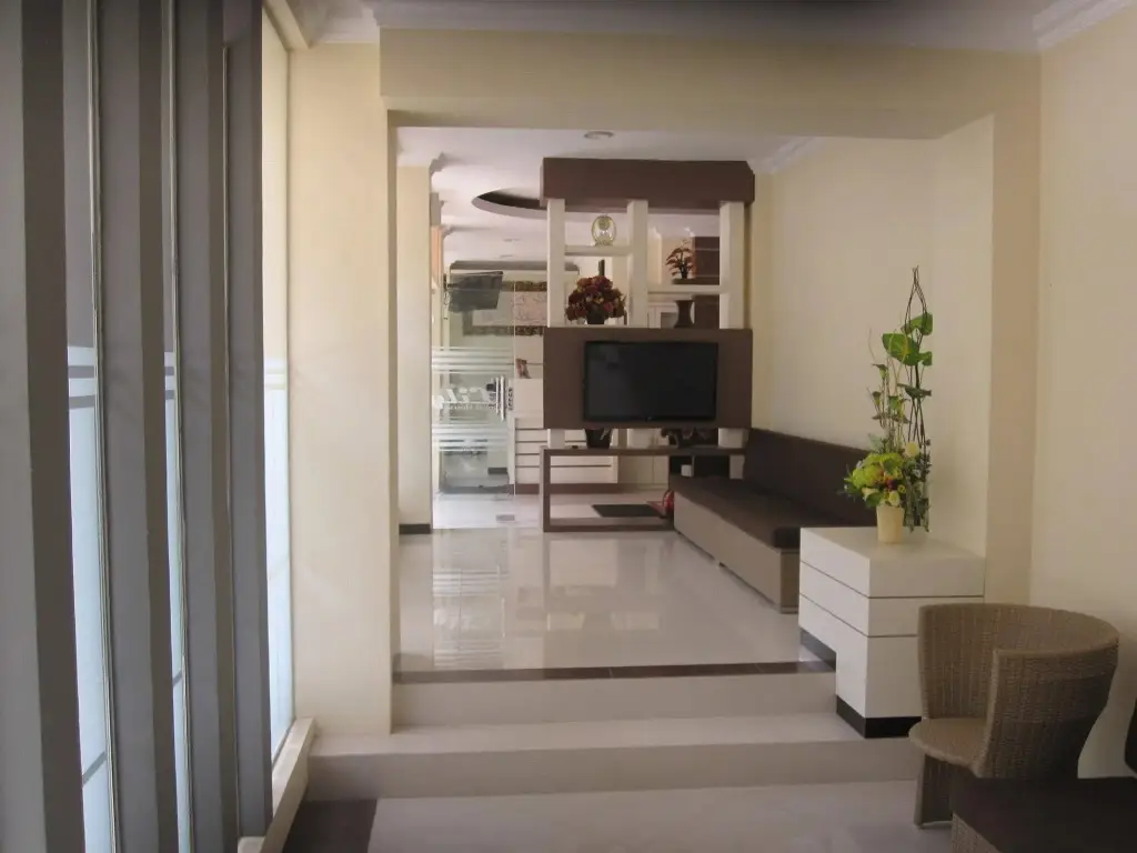 Маланг: Lily Guest House